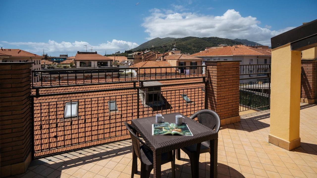 Apartament Dei Mille 31 B Albenga Zewnętrze zdjęcie